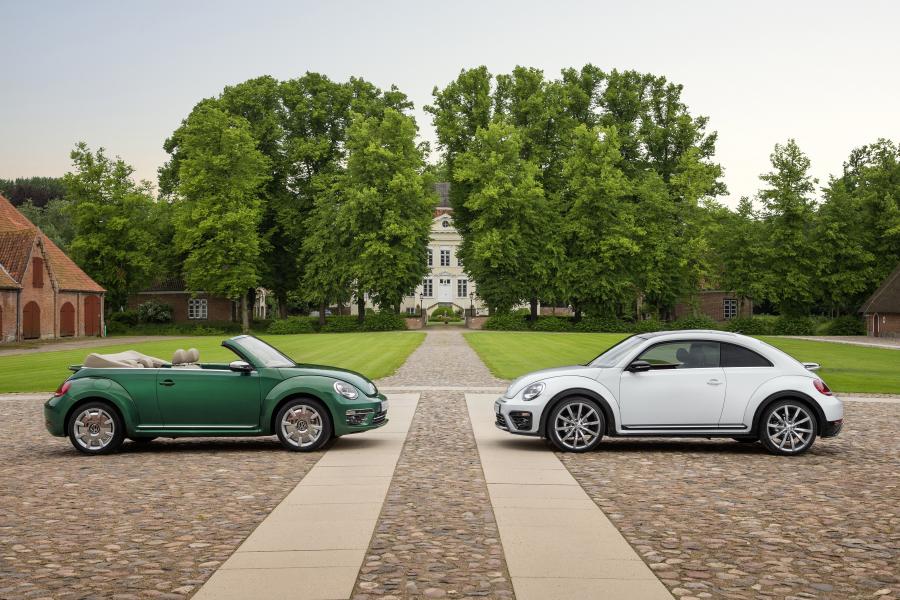  Volkswagen Beetle Cabriolet 2016 года  (фото 10 из 21)